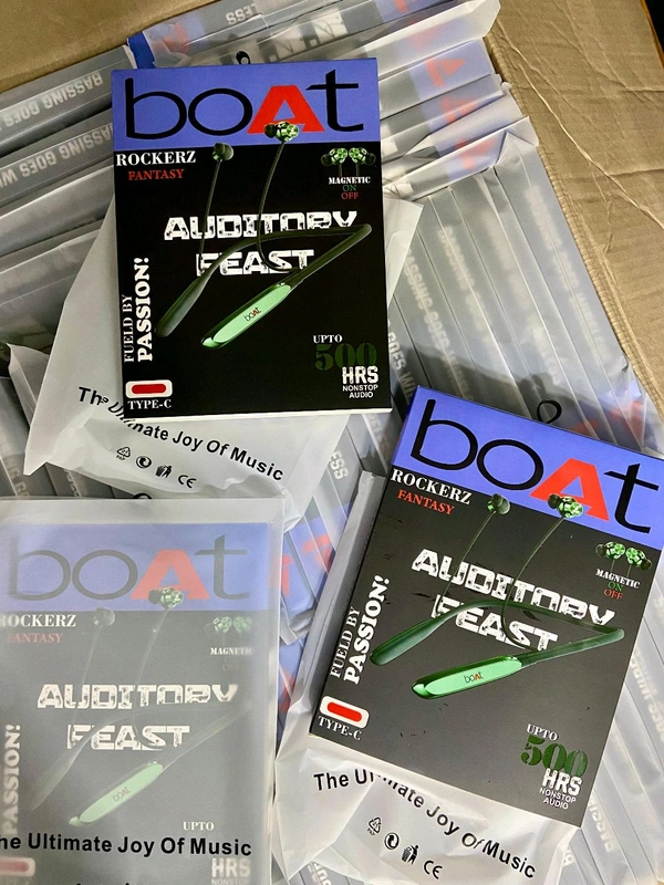 Boat Rockerz Fantasy OG Magnetic Neckband – Shiny Finish, Fat Wire, Metal Build (Auto On/Off)Boat Rockerz Fantasy Neckband | OG Magnetic Auto On/Off | Best Boat Neckband Under 500